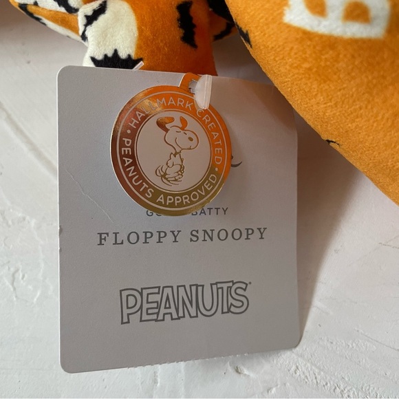NWT Floppy Snoopy Going Batty Hallmark Halloween Plush Stuffed Toy Dog Peanuts - Picture 7 of 11